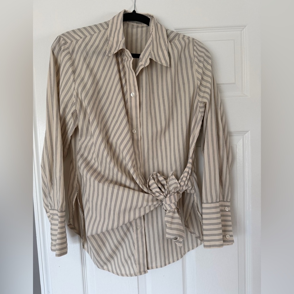 SOLD DO NOT PURCHASE Abercrombie & Fitch, Women Beige/Black Striped Shirt
